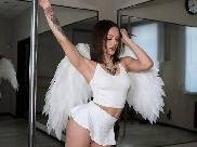 PrettyEllie - Ich liebe charmante Männer mit Manieren. Hallo Leute! Ich erzähle euch etwas über mich, damit ihr mich besser kennenlernt. Ich bin eine leidenschaftliche Frau, die gerne lächelt und Spaß hat. Ich finde, meine Augen haben einen perfekten Glanz, und wenn man sie ansieht, kann man sich darin verlieren.